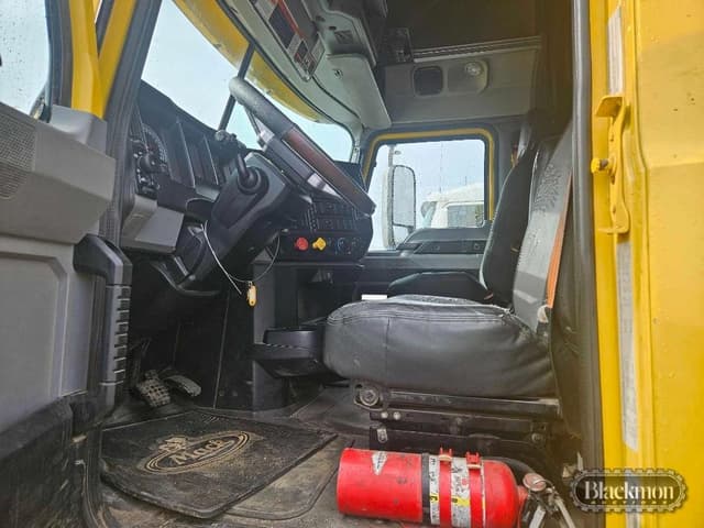 Image of Mack AN64T equipment image 2