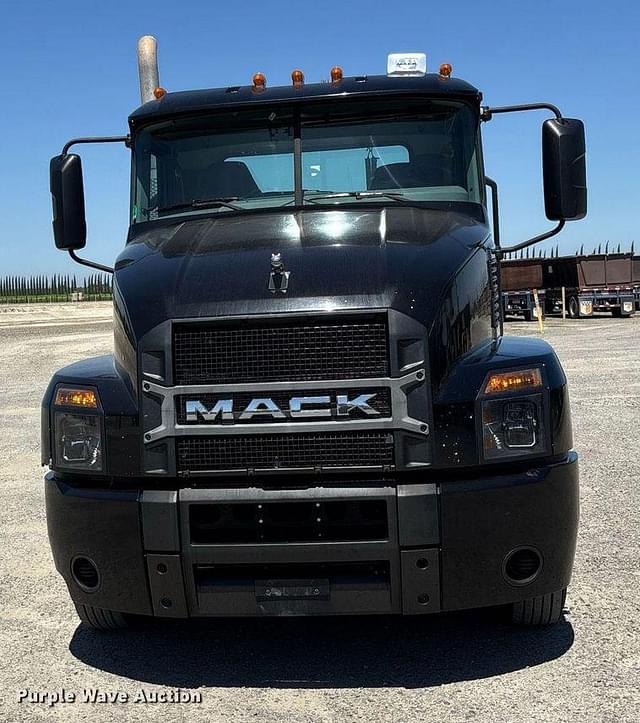 Image of Mack AN64T equipment image 1