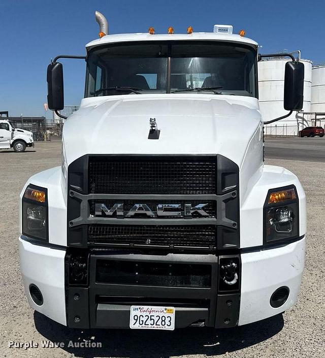 Image of Mack AN64T equipment image 1