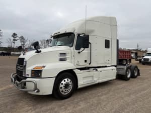 2020 Mack Anthem Image