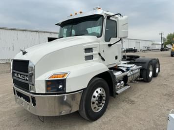 Main image Mack AN64T