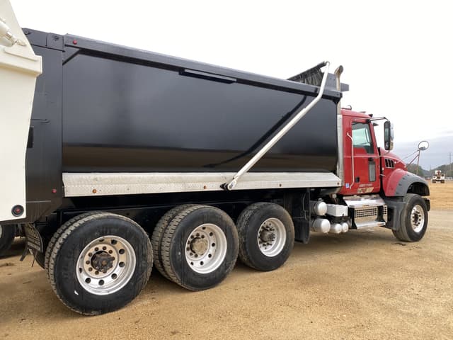 Image of Mack GR64F equipment image 2