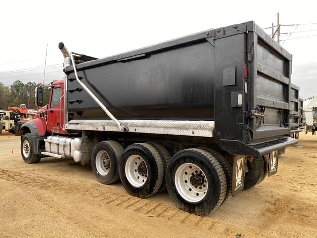 Image of Mack GR64F equipment image 1