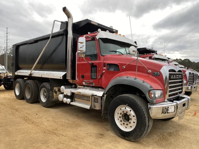 Image of Mack GR64F equipment image 3
