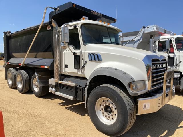 Image of Mack GR64F equipment image 3