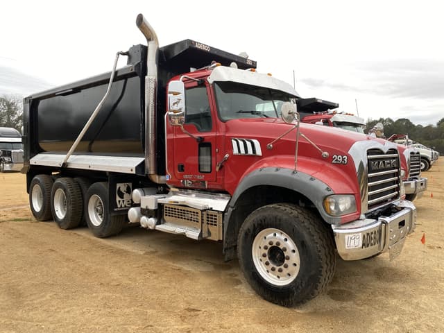 Image of Mack GR64F equipment image 3