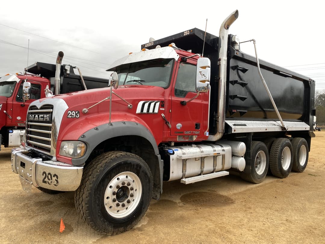 Image of Mack GR64F Primary image