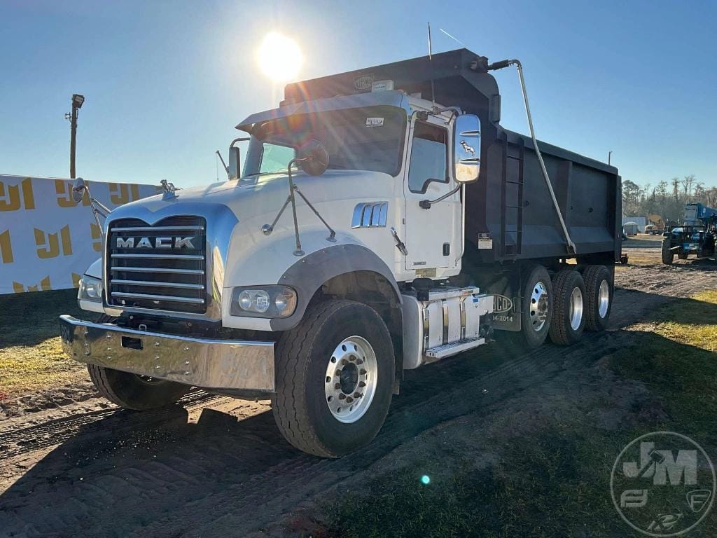 2020 Mack GR84F Equipment Image0