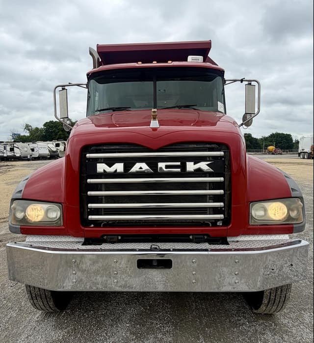 Image of Mack Granite equipment image 1