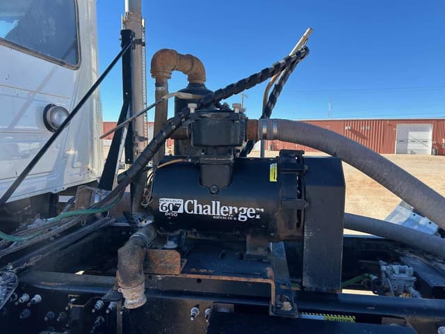 Image of Mack GR64FT equipment image 4