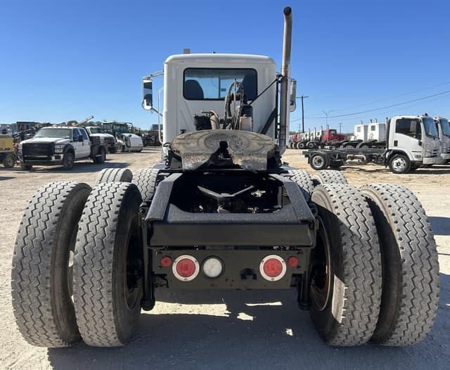 Image of Mack GR64FT equipment image 4