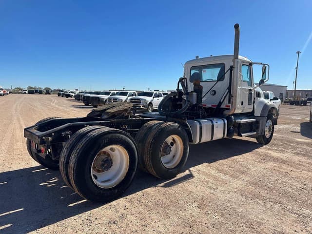 Image of Mack GR64FT equipment image 3