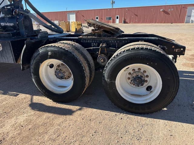 Image of Mack GR64FT equipment image 4