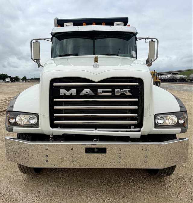 Image of Mack GR64FT equipment image 1