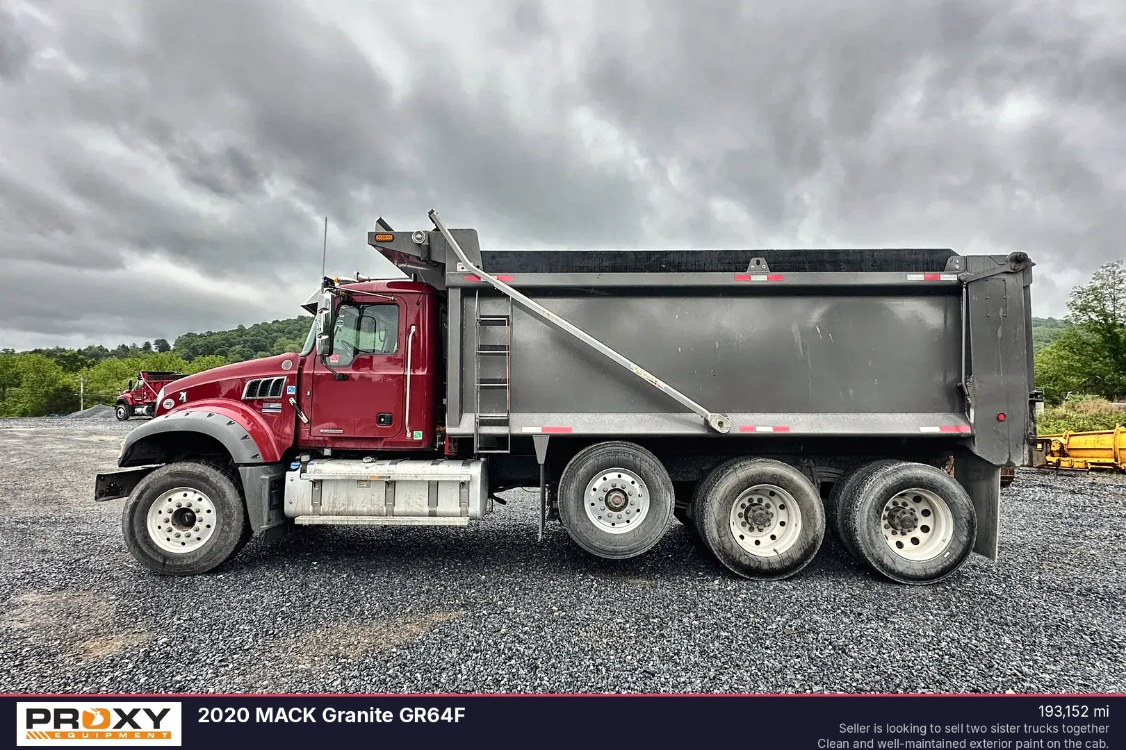 2020 Mack GR64F Equipment Image0