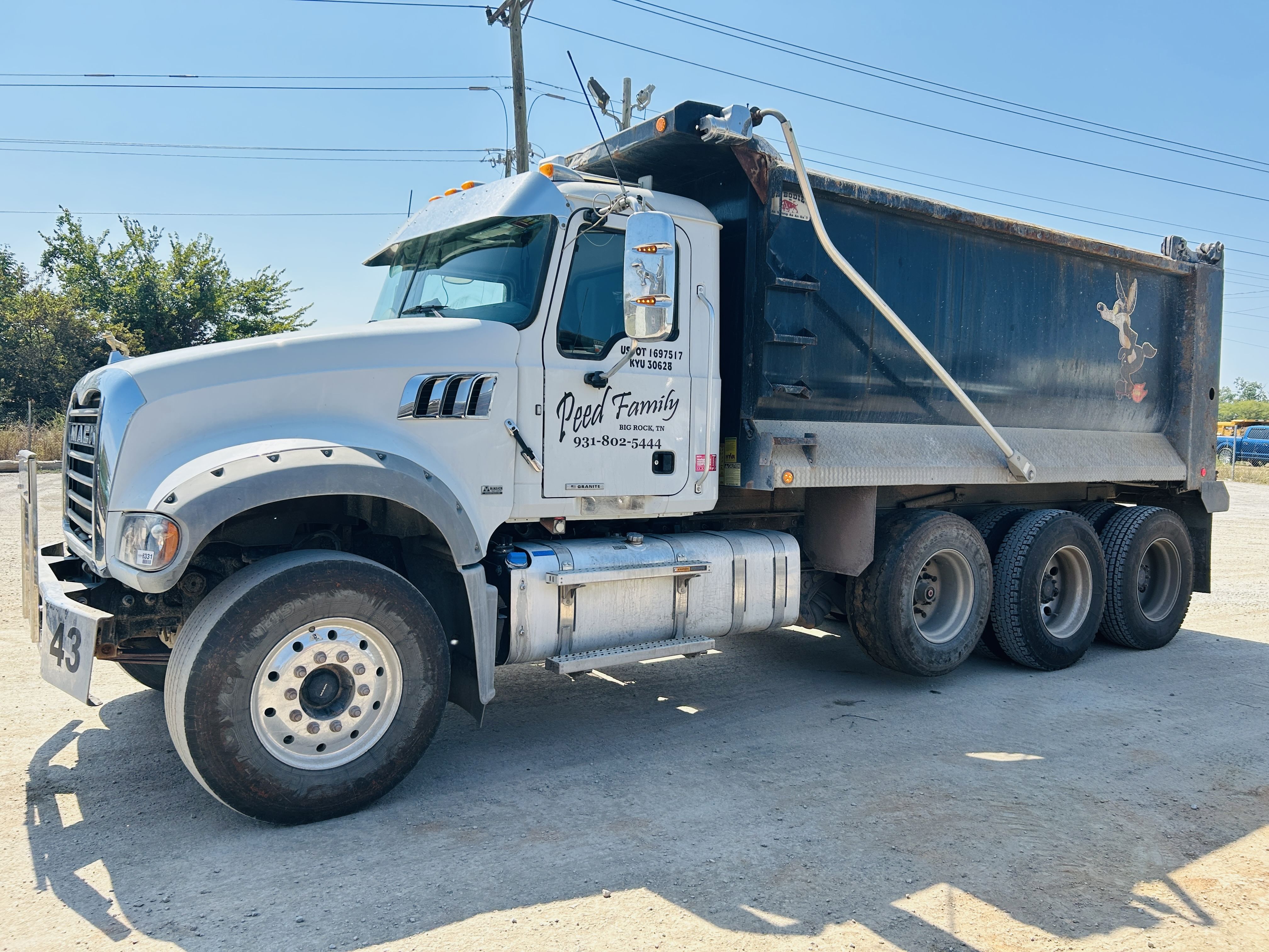 2020 Mack Granite Equipment Image0