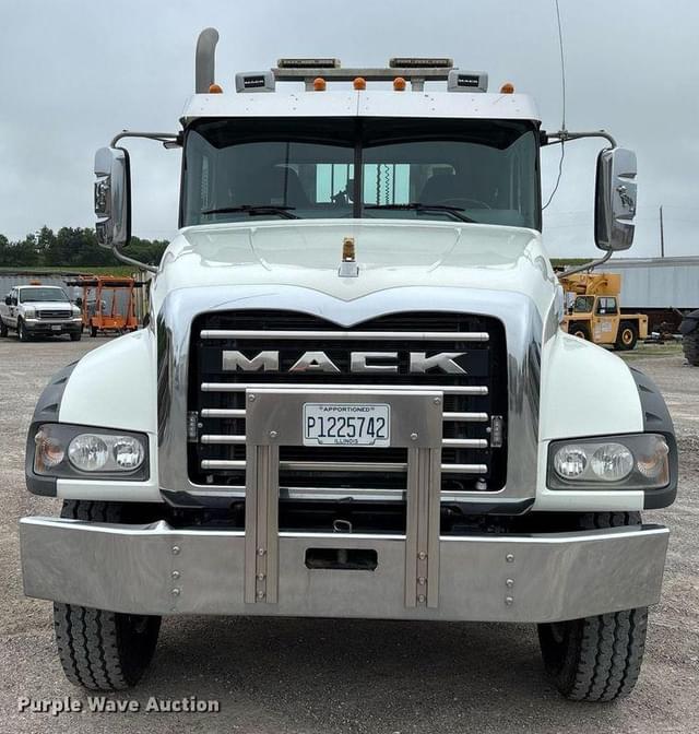Image of Mack Granite equipment image 1