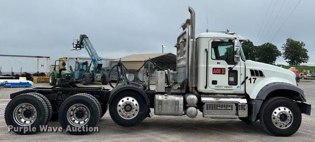 Image of Mack Granite equipment image 3