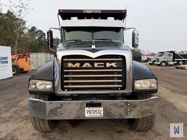 Image of Mack Granite equipment image 2