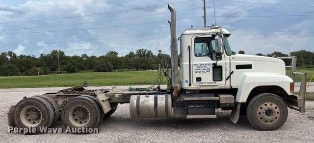 Image of Mack Pinnacle equipment image 3