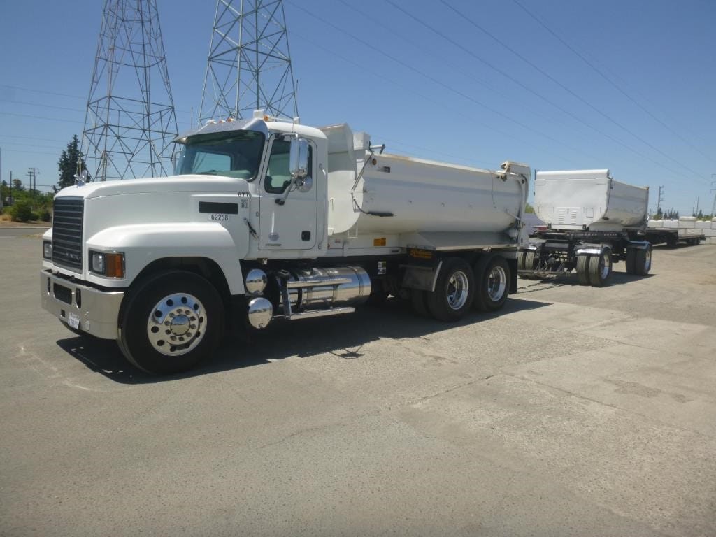 2020 Mack Pinnacle Equipment Image0