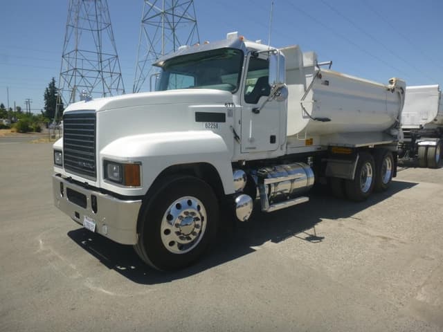 Image of Mack Pinnacle equipment image 1