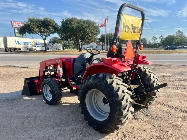 Image of Mahindra 1626 equipment image 3