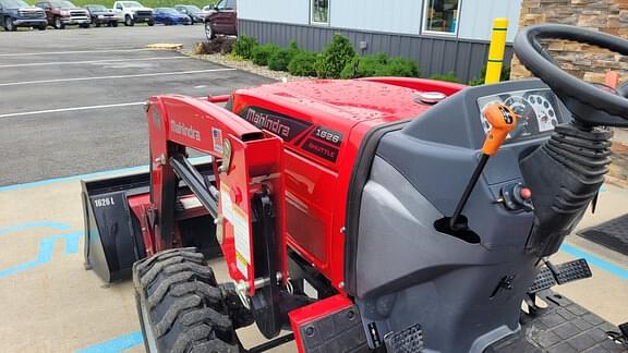 Image of Mahindra 1626 equipment image 3