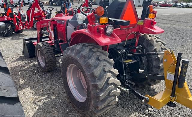 Image of Mahindra 1626 HST equipment image 3