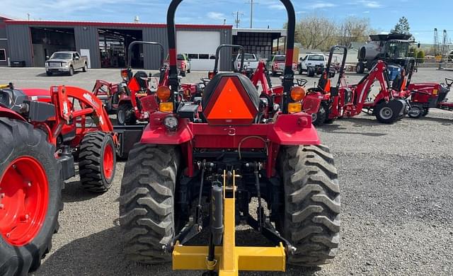 Image of Mahindra 1626 HST equipment image 4