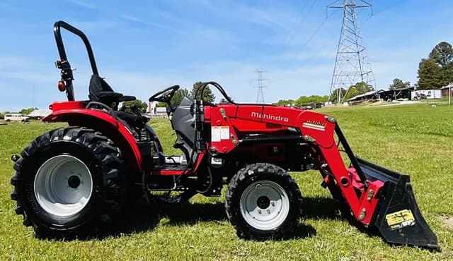 Image of Mahindra 1626 HST equipment image 2