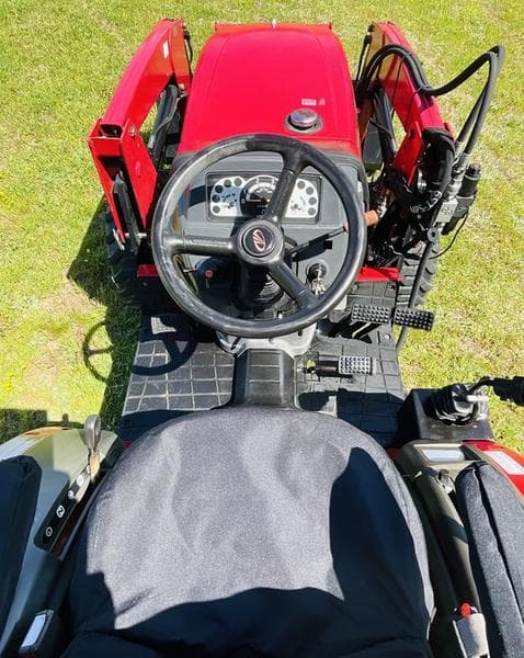 Image of Mahindra 1626 HST equipment image 4