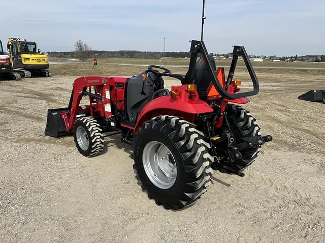 Image of Mahindra 1635 equipment image 2