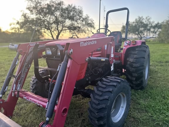 2020 Mahindra 4540 Equipment Image0