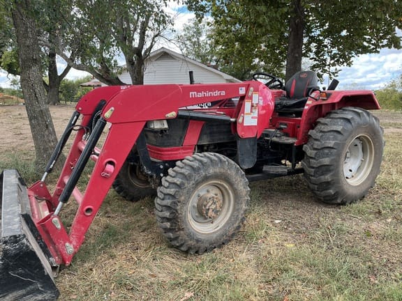 Main image Mahindra 5555