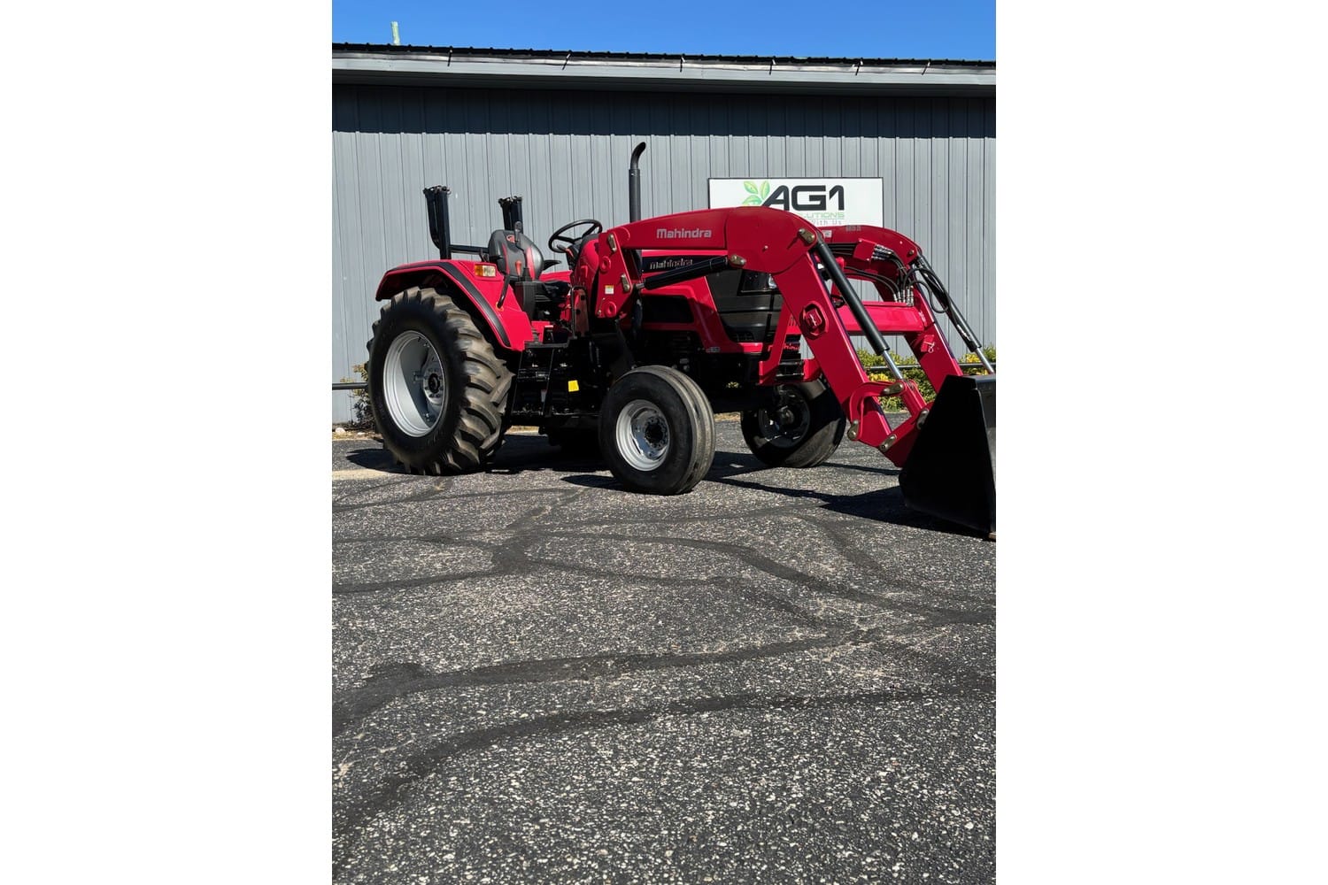 2020 Mahindra 6065 Equipment Image0
