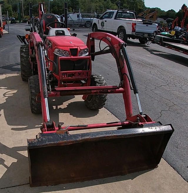 Image of Mahindra Max 26XLT equipment image 2