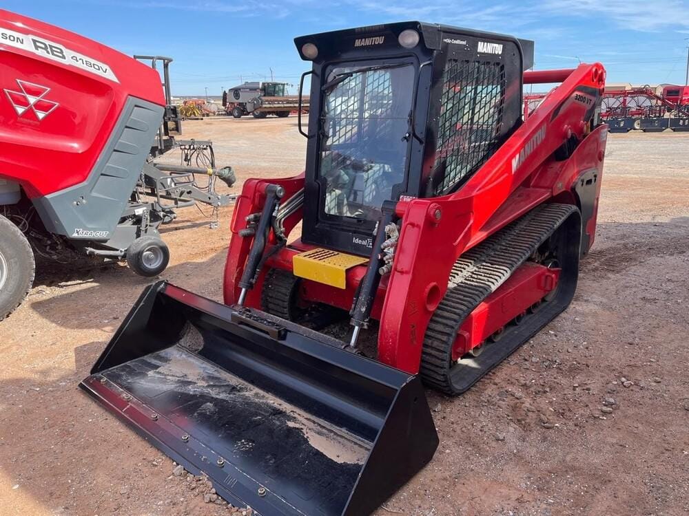 2020 Manitou 3200VT Equipment Image0