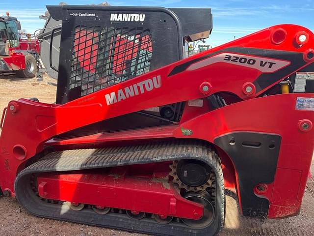 Image of Manitou 3200VT equipment image 4