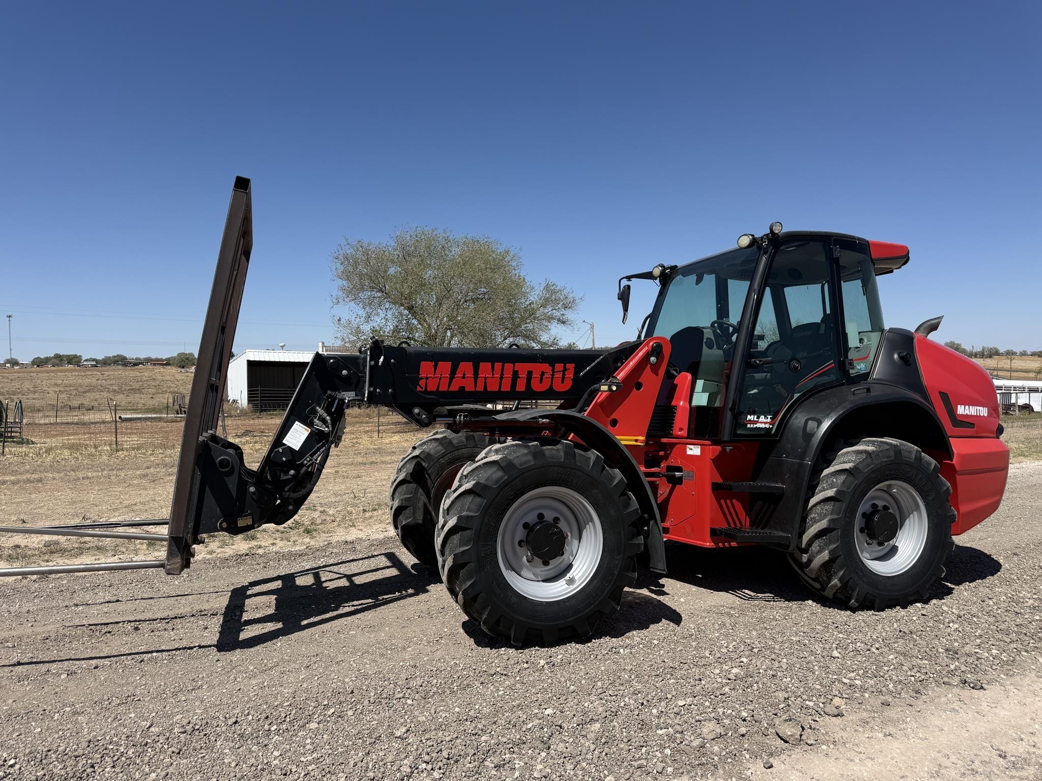 2020 Manitou MLA-T 533-145 V+ Equipment Image0