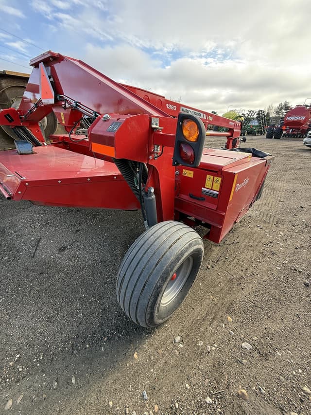 Image of Massey Ferguson 1393 equipment image 2