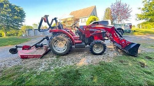 Image of Massey Ferguson 1735E equipment image 1