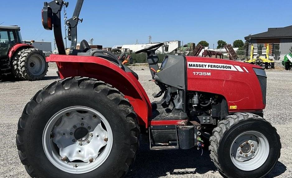 Image of Massey Ferguson 1735M Primary image