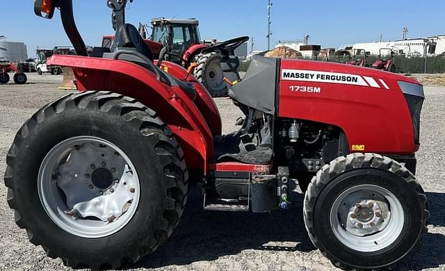Image of Massey Ferguson 1735M equipment image 3