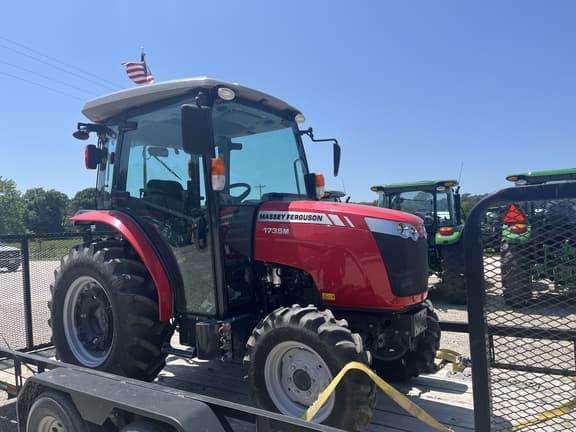 Image of Massey Ferguson 1735M equipment image 2