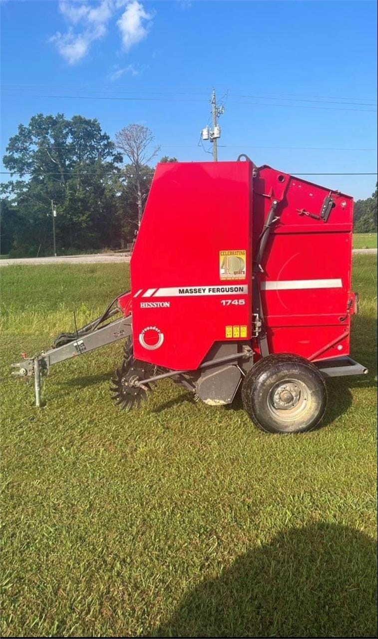 2020 Massey Ferguson 1745 Equipment Image0