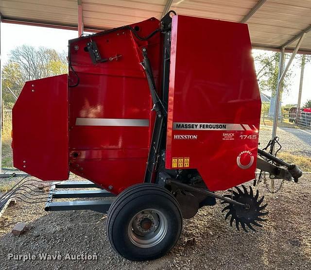 Image of Massey Ferguson 1745 equipment image 3