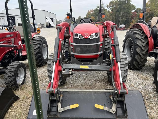 Image of Massey Ferguson 1760M equipment image 4