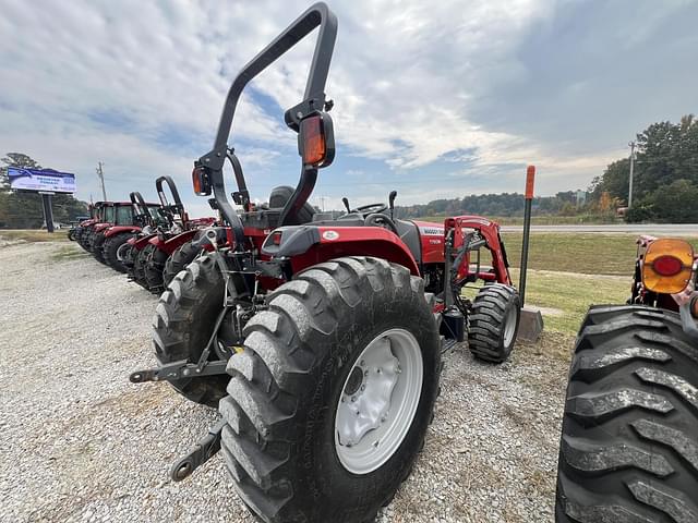 Image of Massey Ferguson 1760M equipment image 2