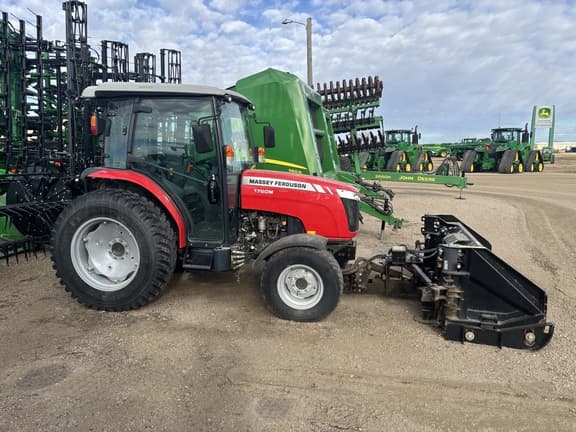 Image of Massey Ferguson 1760M equipment image 2